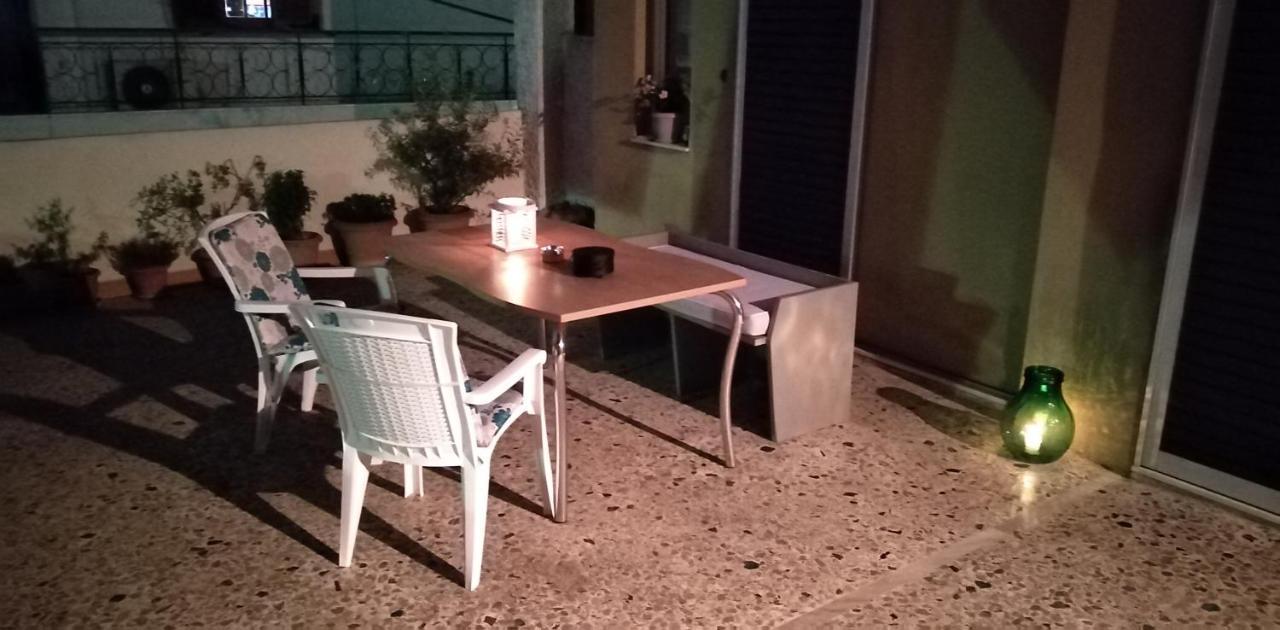 Ομορφο Διαμερισμα Με Μεγαλες Βεραντες Apartment Athens Ngoại thất bức ảnh